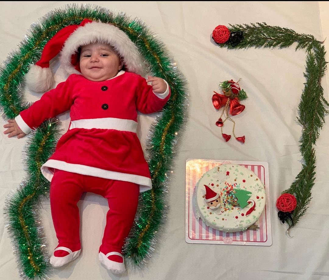 چهار‌دست و پا رفتن نوزاد دلنیا بشیری