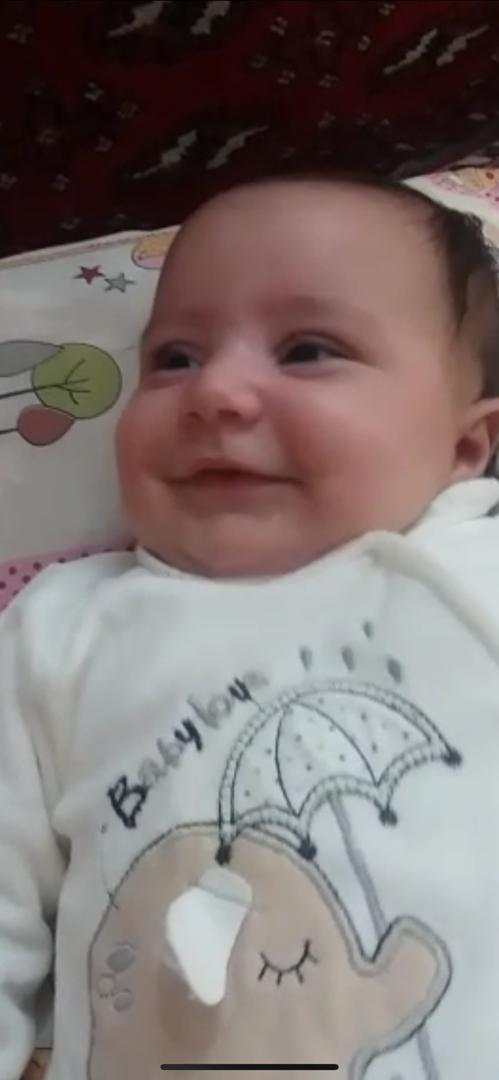 غلتیدن نوزاد دلنیا بشیری