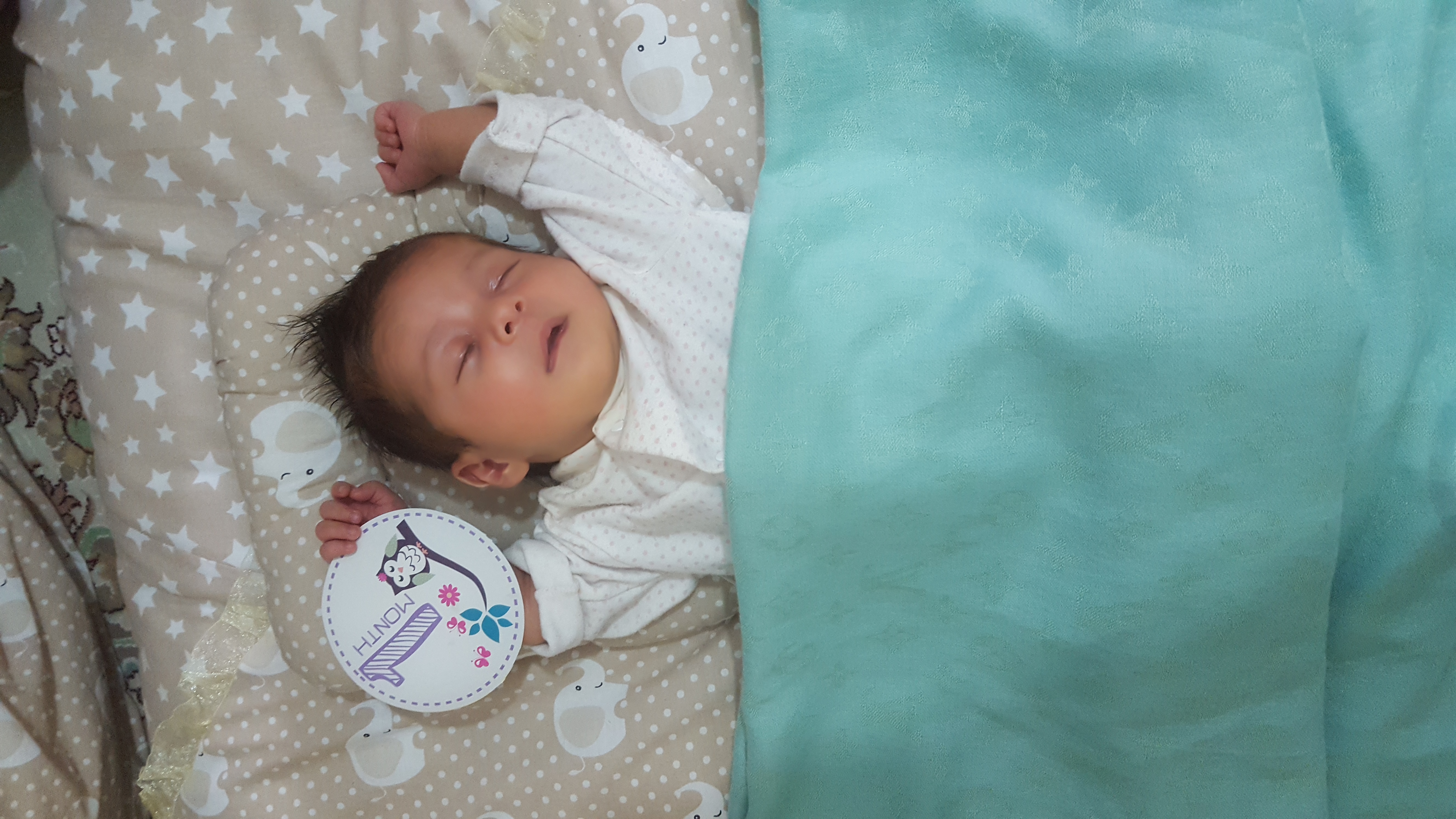 یک ماهگی نوزاد شایلین بکی