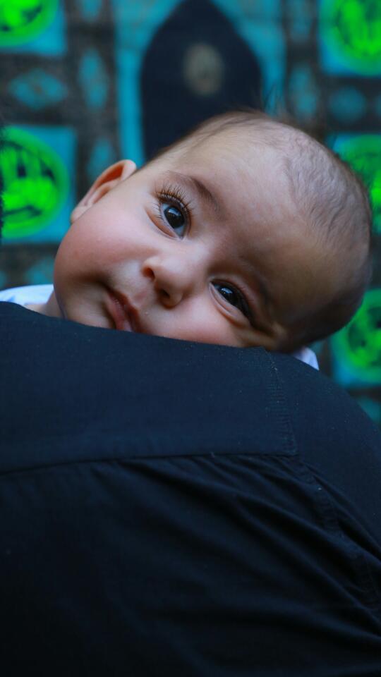 اولین خنده نوزاد ویهان کبیری رهنی