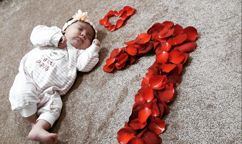 یک ماهگی نوزاد نیلا مریخی