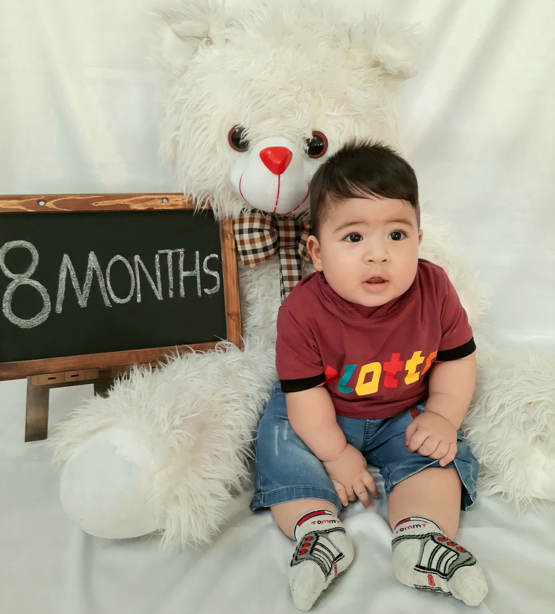 ایستادن نوزاد محمد سبحان دریایی