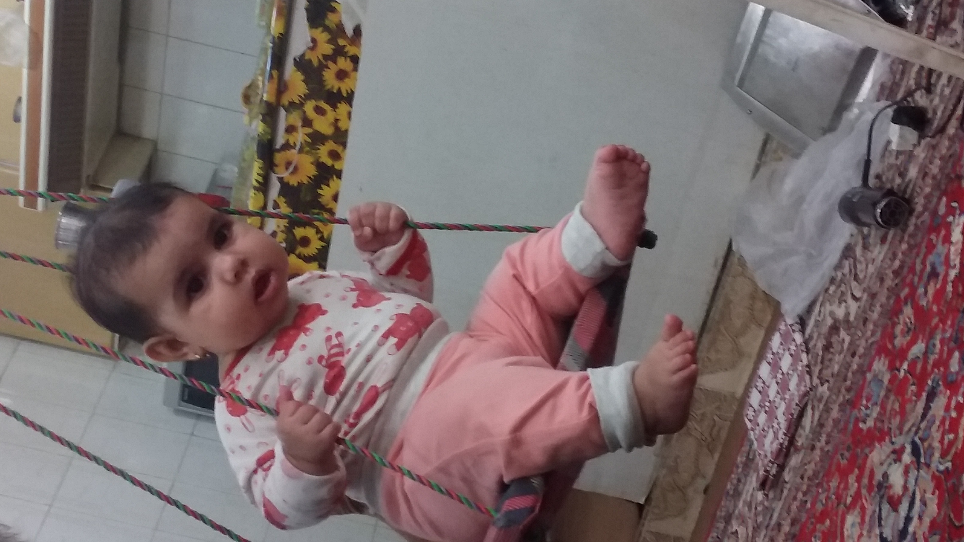 غلتیدن نوزاد جانان سلامت